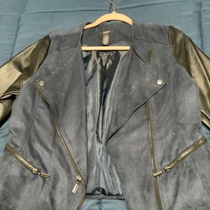 A leather sleeve jacket with suede black and navy